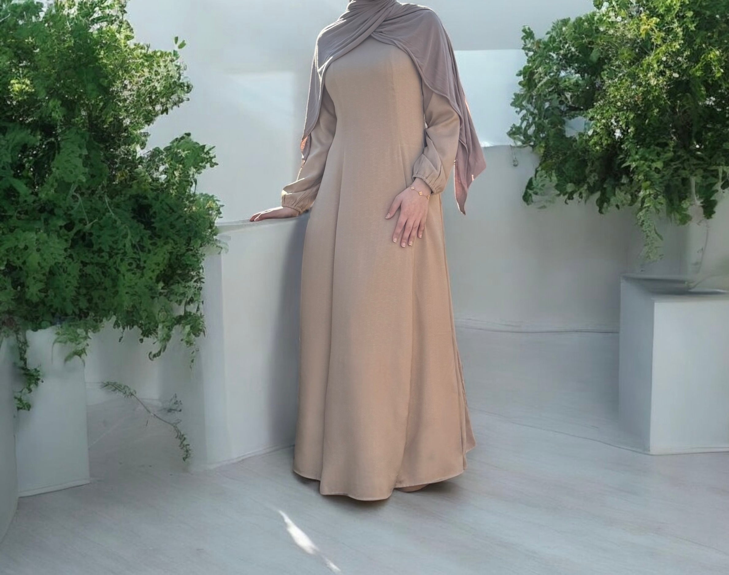Lujain Balloon Sleeves Linen Abaya