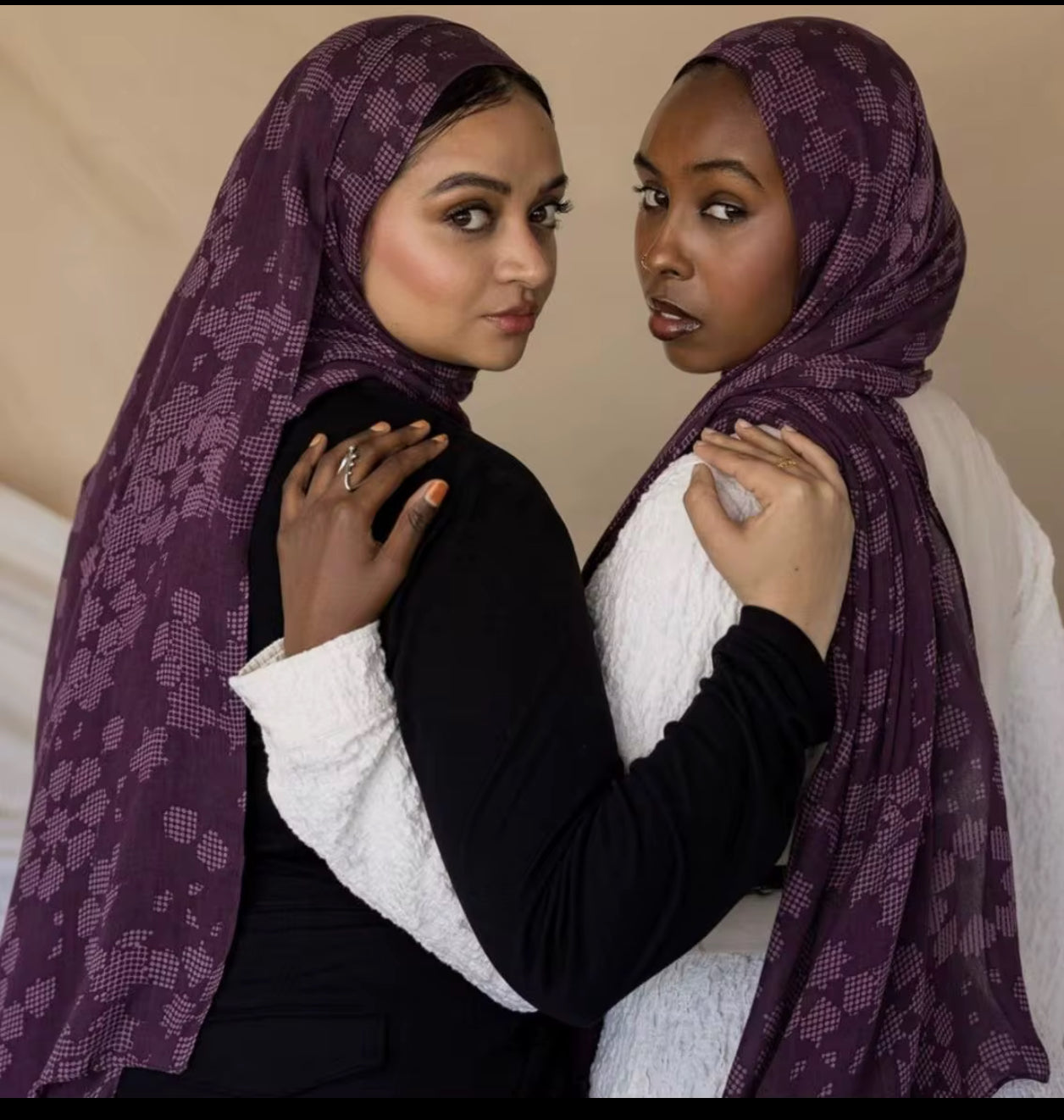 PLUM MODEL PRINTED HIJAB