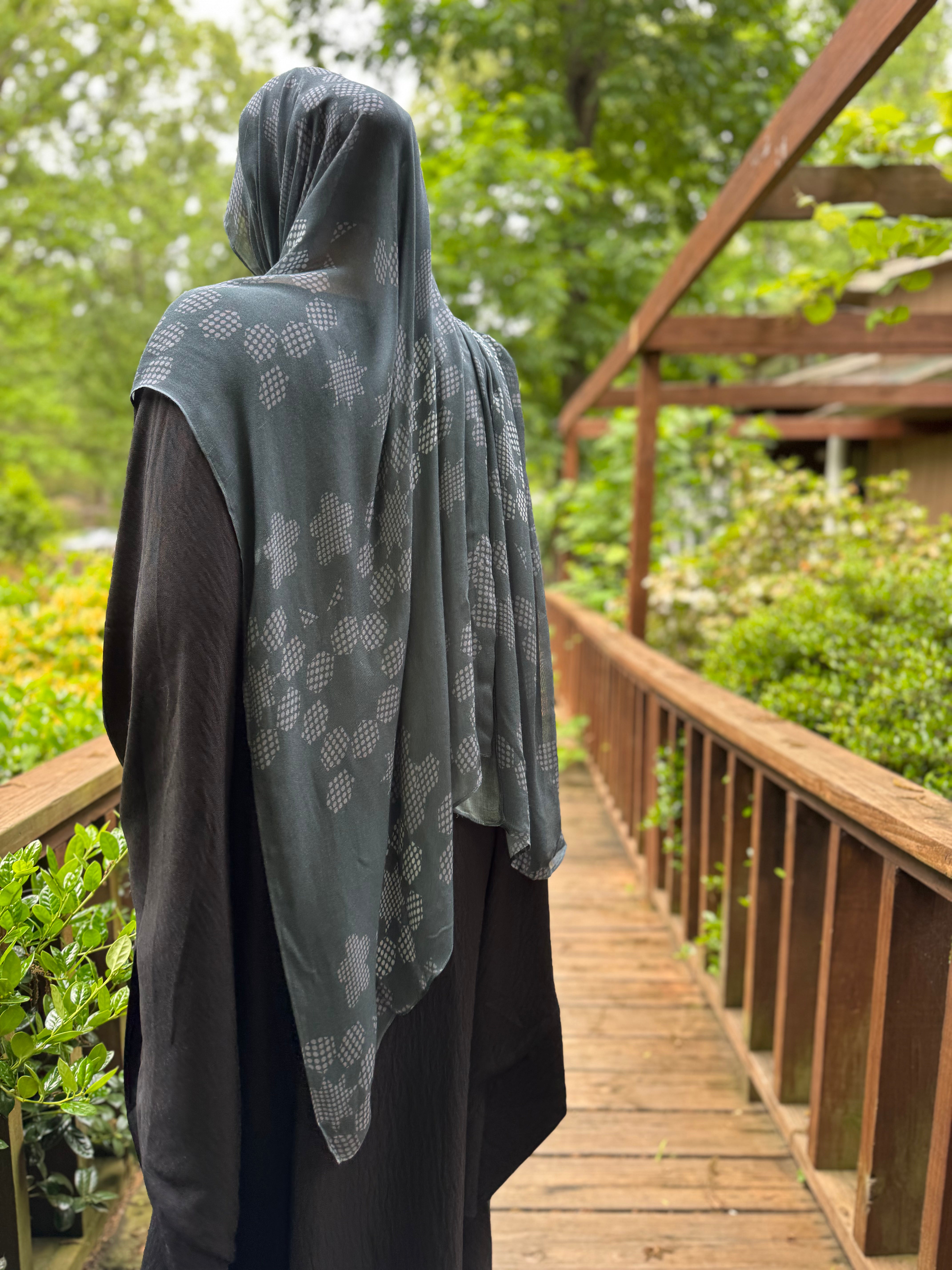 QAMAR BUTTERFLY ABAYA BLACK
