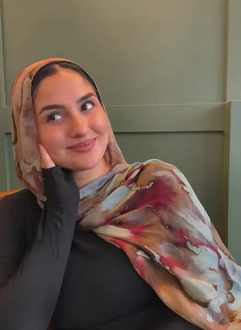 Model water-colour floral hijab