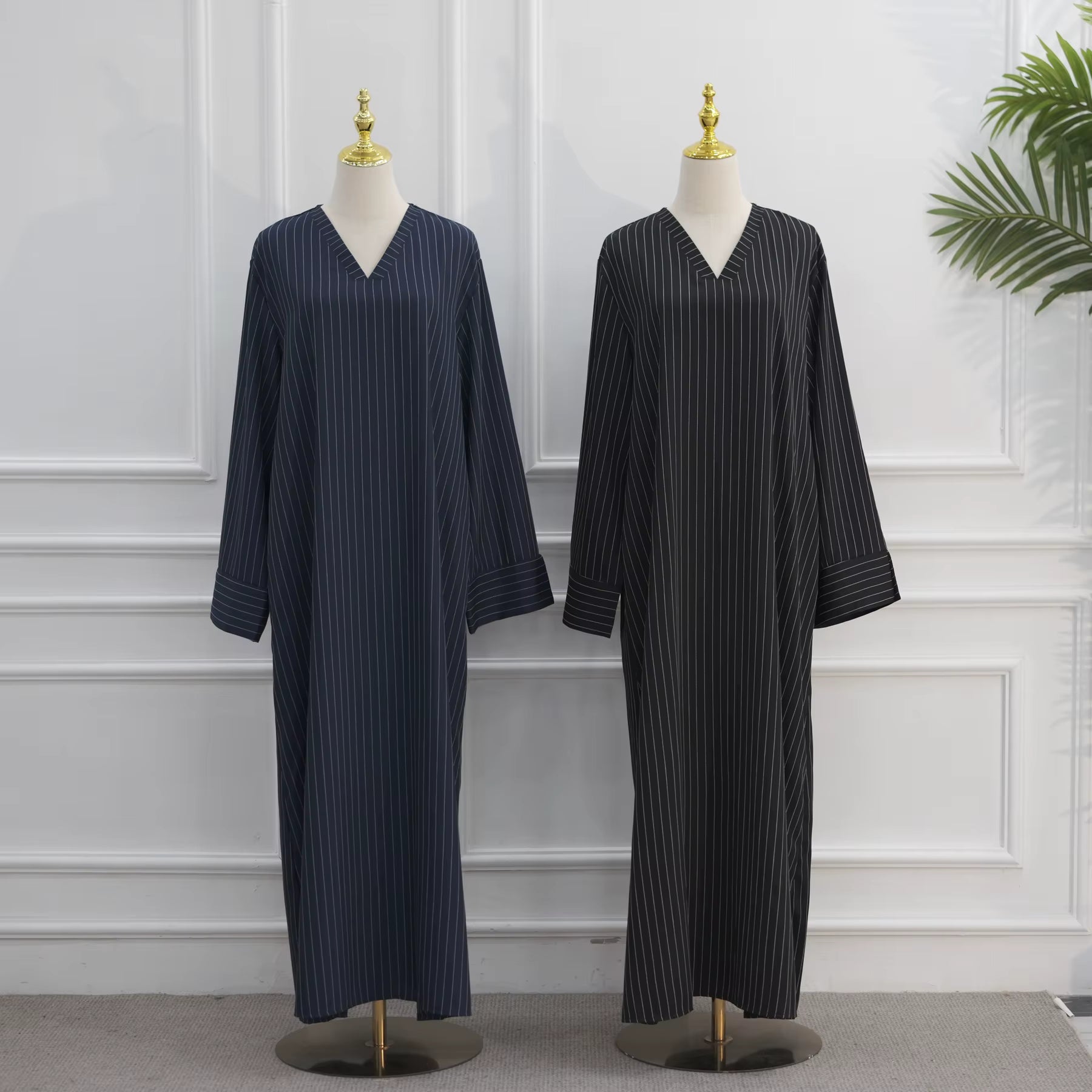 Pinstripe Closed Abaya – view 3