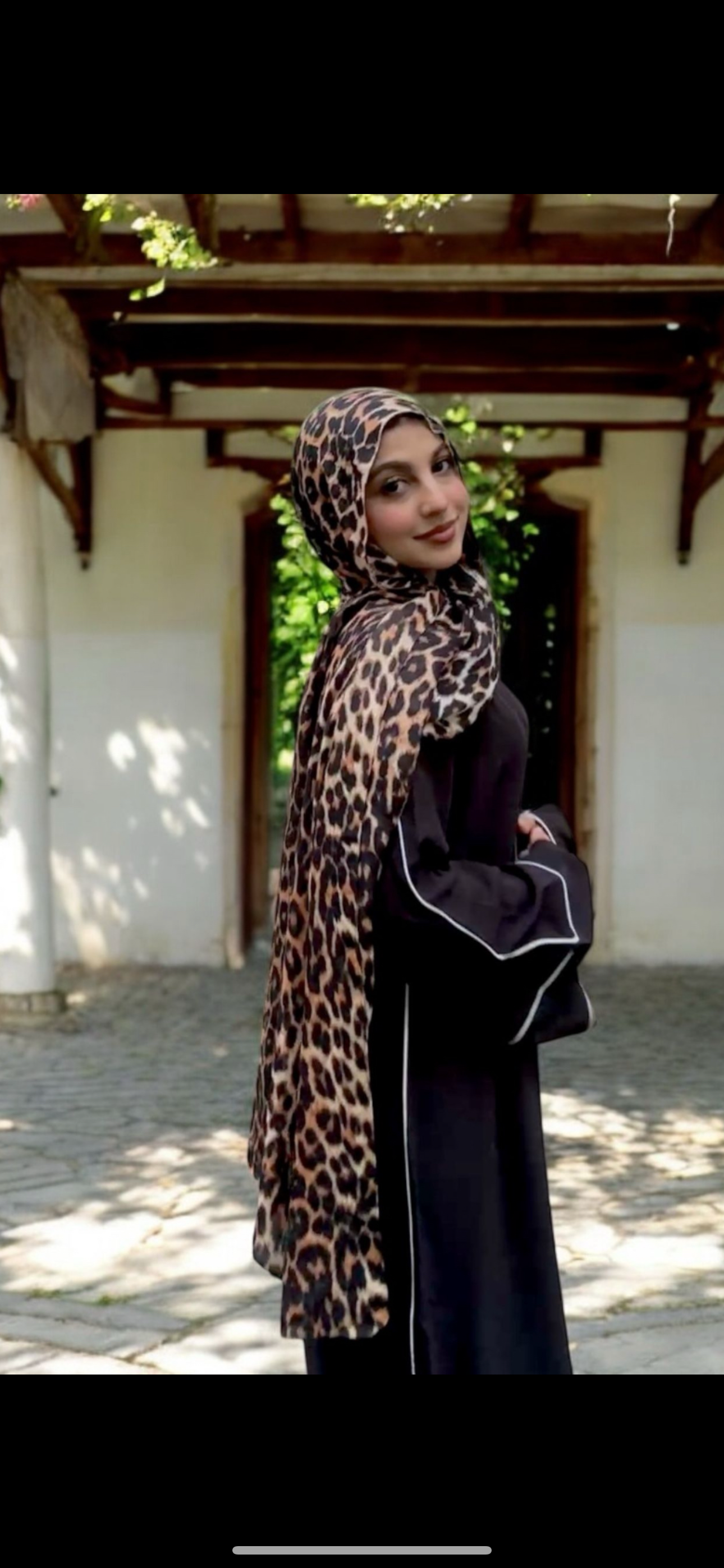 YARA LINED ABAYA OLVIE