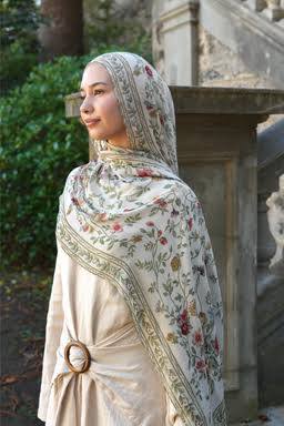 Ivory Garden Printed Modal Hijab 🌸
